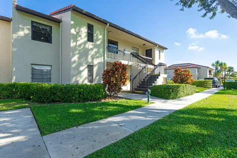 8545 Casa Del Lago Boca Raton FL 33433