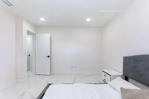 8545 Casa Del Lago Boca Raton FL 33433