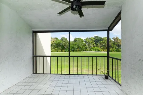 8545 Casa Del Lago Boca Raton FL 33433