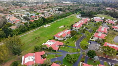 8545 Casa Del Lago Boca Raton FL 33433
