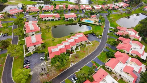 8545 Casa Del Lago Boca Raton FL 33433