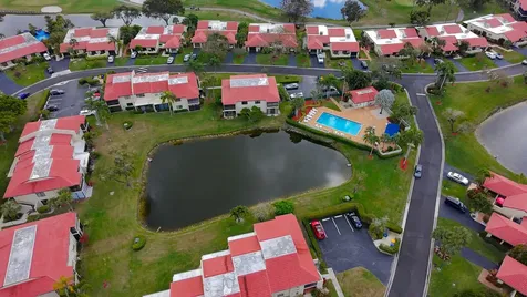 8545 Casa Del Lago Boca Raton FL 33433