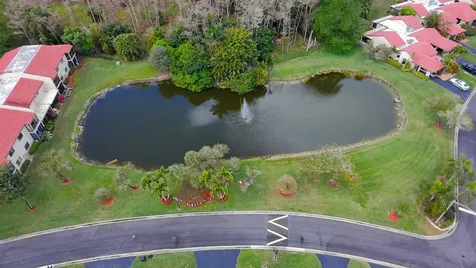 8545 Casa Del Lago Boca Raton FL 33433