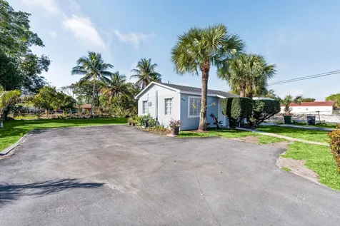 3800 N 10th Avenue Palm Springs FL 33461