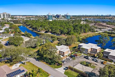 4270 Hazel Avenue Palm Beach Gardens FL 33410