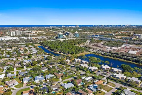 4270 Hazel Avenue Palm Beach Gardens FL 33410