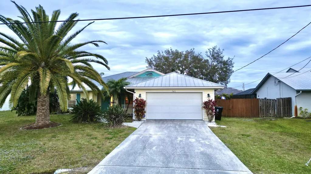 743 Sw Mccoy Avenue Port Saint Lucie FL 34953