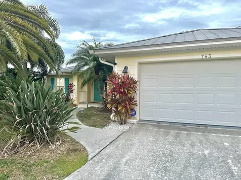 743 Sw Mccoy Avenue Port Saint Lucie FL 34953