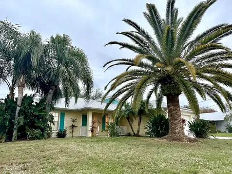 743 Sw Mccoy Avenue Port Saint Lucie FL 34953
