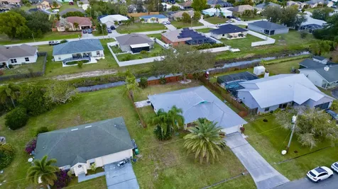 743 Sw Mccoy Avenue Port Saint Lucie FL 34953