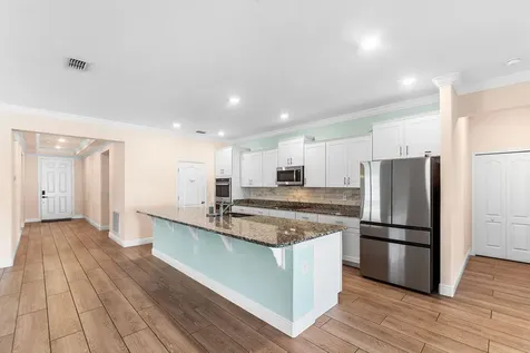 5285 Nw South Delwood Drive Port Saint Lucie FL 34986