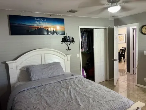 981 SW Mccomkle Avenue Port Saint Lucie FL 34953