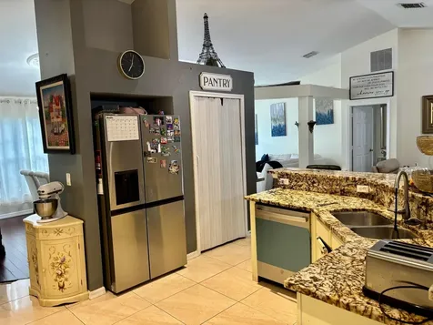 981 SW Mccomkle Avenue Port Saint Lucie FL 34953