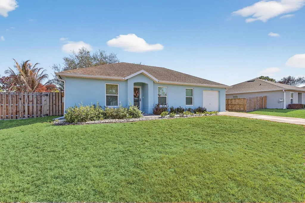1011 Se Euclid Lane Port Saint Lucie FL 34983