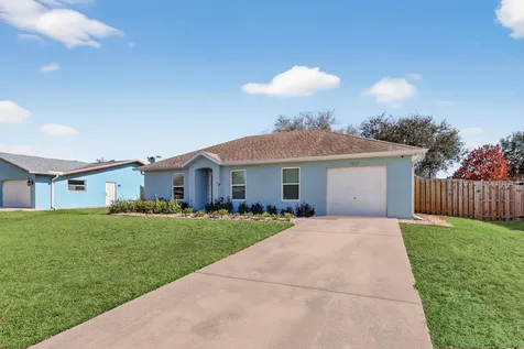 1011 Se Euclid Lane Port Saint Lucie FL 34983