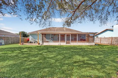 1011 Se Euclid Lane Port Saint Lucie FL 34983
