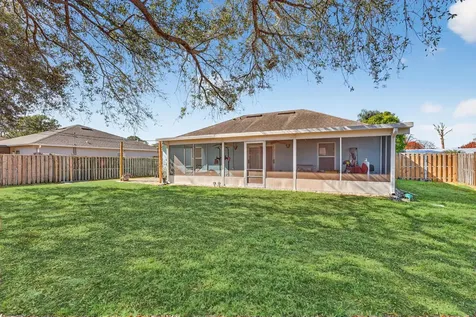 1011 Se Euclid Lane Port Saint Lucie FL 34983