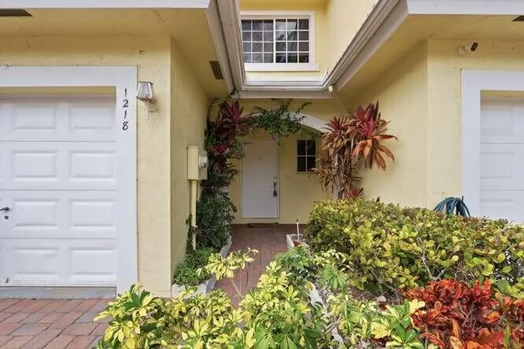 1218 Imperial Lake Road West Palm Beach FL 33413