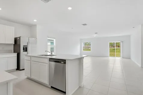 10461 NW Suncrest Loop Port Saint Lucie FL 34987