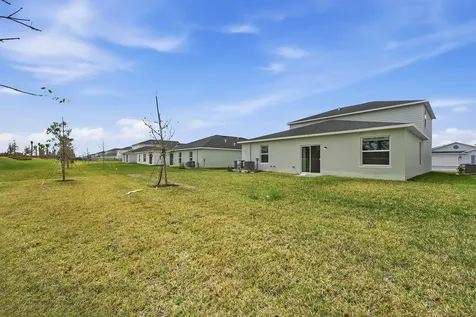 10461 NW Suncrest Loop Port Saint Lucie FL 34987
