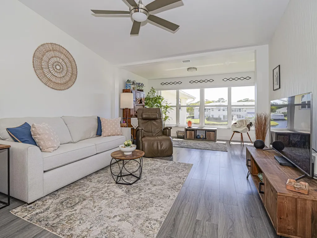 675 W Lake Jasmine Circle Vero Beach FL 32962