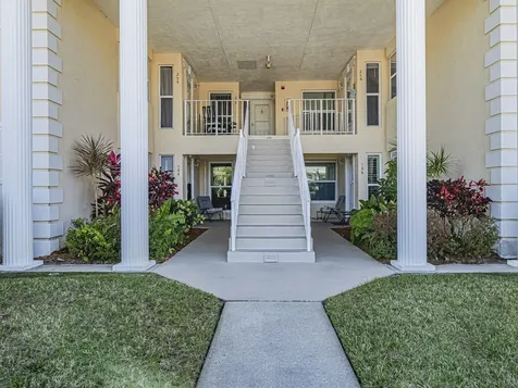 675 W Lake Jasmine Circle Vero Beach FL 32962