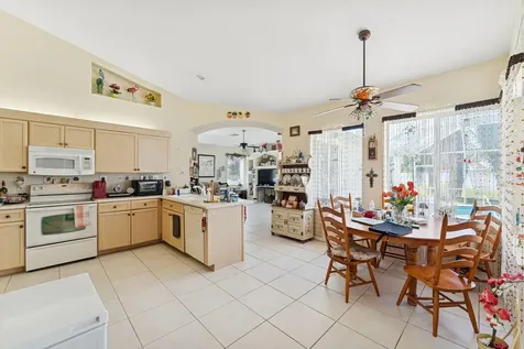 2102 Se Herron Avenue Port Saint Lucie FL 34952