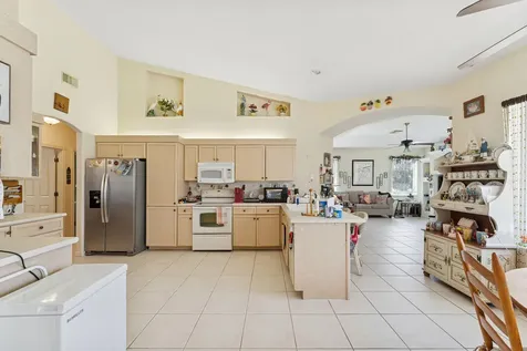2102 Se Herron Avenue Port Saint Lucie FL 34952