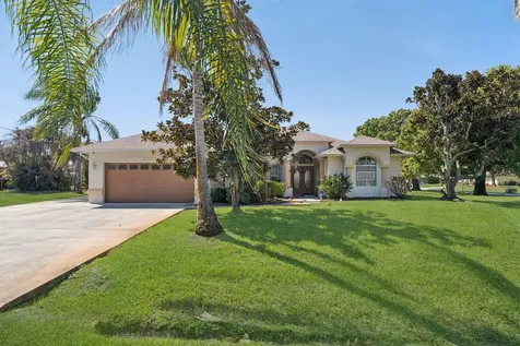2102 Se Herron Avenue Port Saint Lucie FL 34952