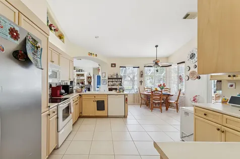 2102 Se Herron Avenue Port Saint Lucie FL 34952