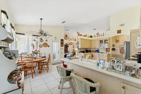 2102 Se Herron Avenue Port Saint Lucie FL 34952
