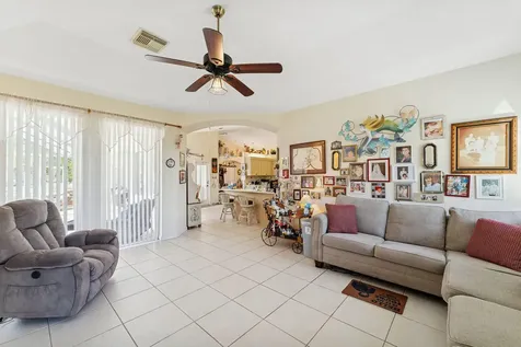 2102 Se Herron Avenue Port Saint Lucie FL 34952