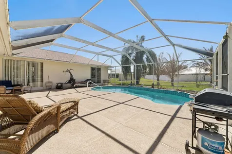 2102 Se Herron Avenue Port Saint Lucie FL 34952