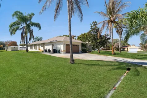 2102 Se Herron Avenue Port Saint Lucie FL 34952