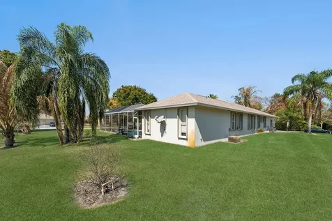 2102 Se Herron Avenue Port Saint Lucie FL 34952