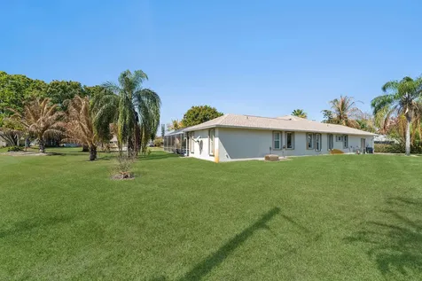 2102 Se Herron Avenue Port Saint Lucie FL 34952