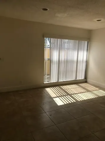 726 Sw 73rd Avenue North Lauderdale FL 33068