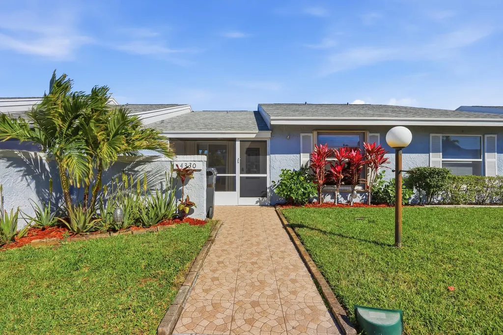 4330 Lucerne Villas Lane Lake Worth FL 33467