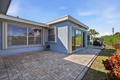 4330 Lucerne Villas Lane Lake Worth FL 33467