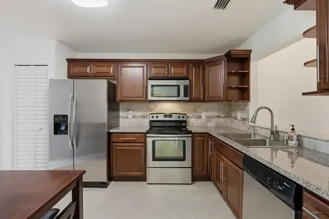 4330 Lucerne Villas Lane Lake Worth FL 33467