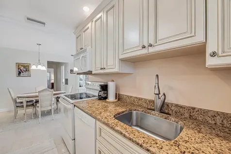 7206 W Oakridge Circle Lake Worth FL 33462