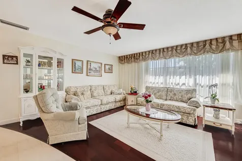 7206 W Oakridge Circle Lake Worth FL 33462