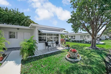 7206 W Oakridge Circle Lake Worth FL 33462