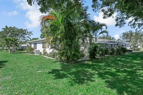 7206 W Oakridge Circle Lake Worth FL 33462