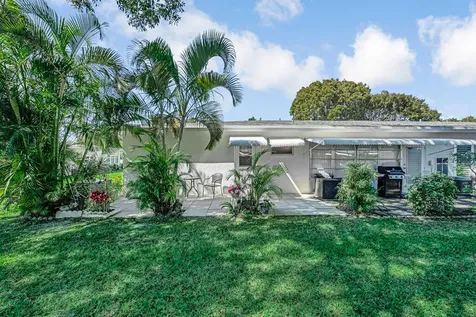 7206 W Oakridge Circle Lake Worth FL 33462