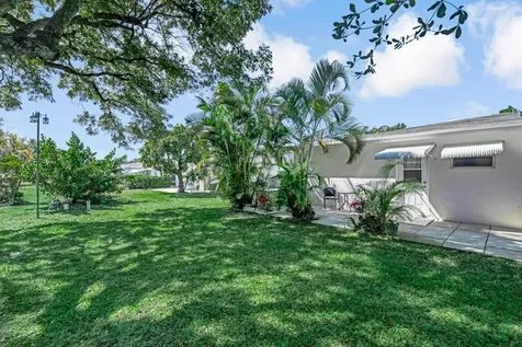 7206 W Oakridge Circle Lake Worth FL 33462