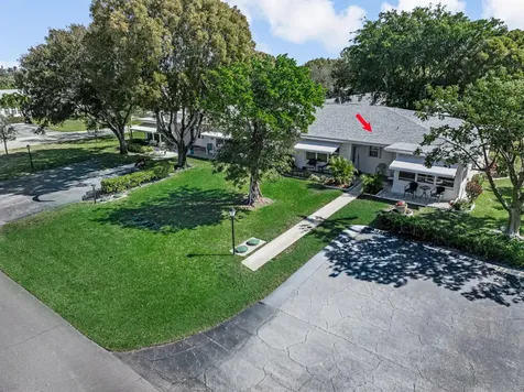 7206 W Oakridge Circle Lake Worth FL 33462