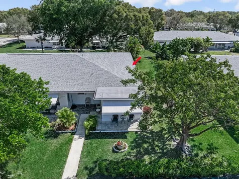 7206 W Oakridge Circle Lake Worth FL 33462