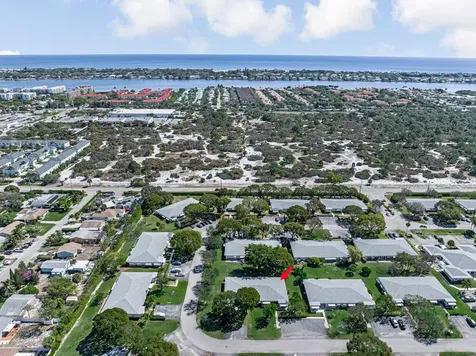 7206 W Oakridge Circle Lake Worth FL 33462