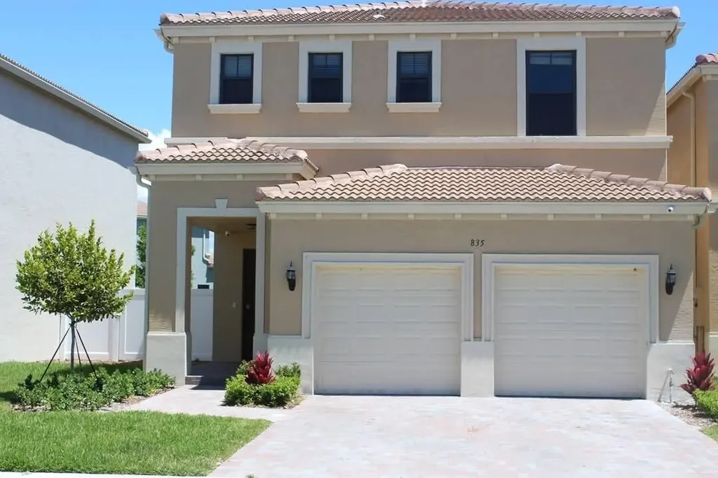 835 NE 191st Street Miami FL 33179